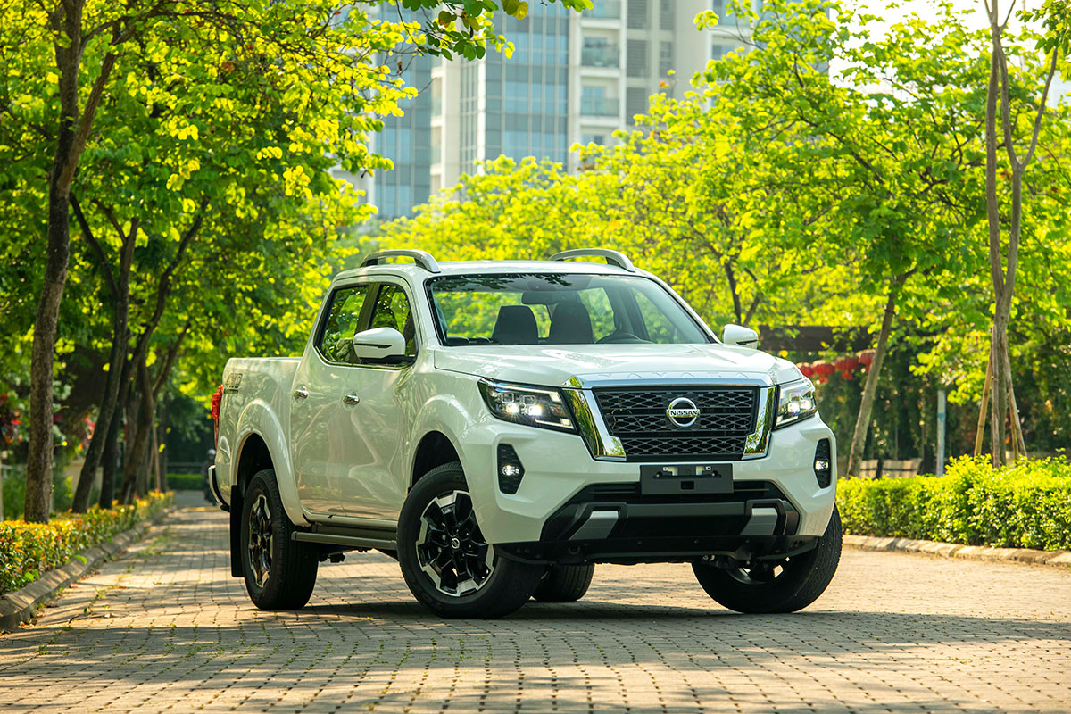 Chốt giá 895 triệu đồng, Nissan Navara 4WD 2021 có gì đấu Ford Ranger?a2