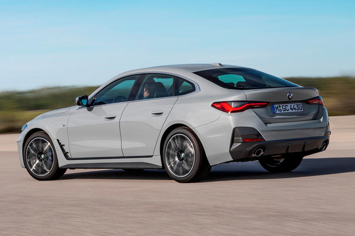 BMW 4 Series Gran Coupe trang bị động cơ I4 2.0L tăng áp.