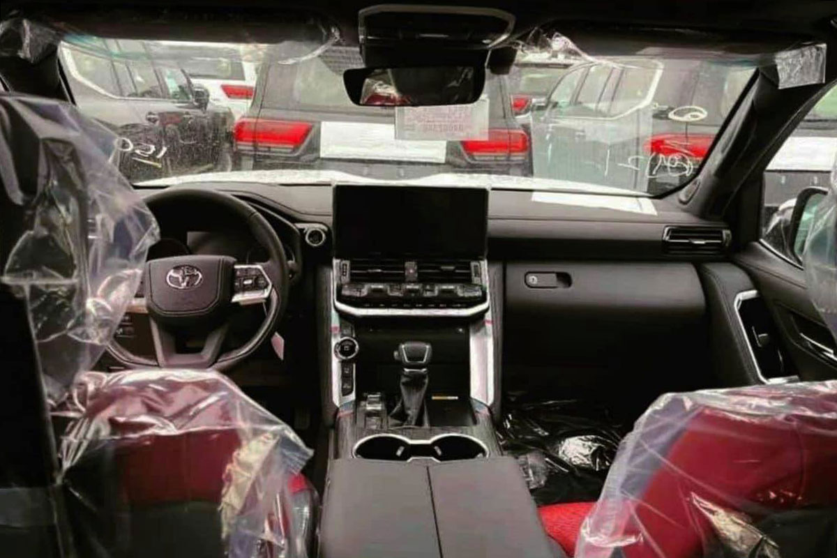 Chiêm ngưỡng ảnh thực tế nội thất Toyota Land Cruiser 2022 hoàn toàn mới, ai còn chê già nữa? 1 Chiêm ngưỡng ảnh thực tế nội thất Toyota Land Cruiser 2022 hoàn toàn mới, ai còn chê già nữa a1