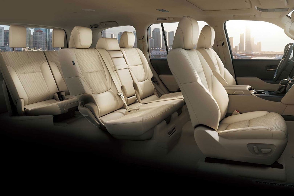 Ảnh Ba hàng ghế xe Toyota Land Cruiser 2022