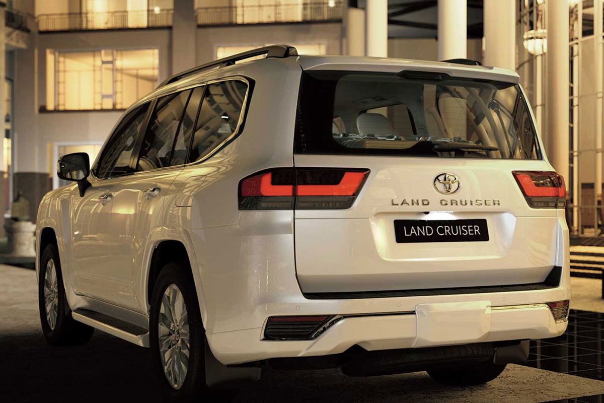 Ảnh Đuôi xe Toyota Land Cruiser 2022