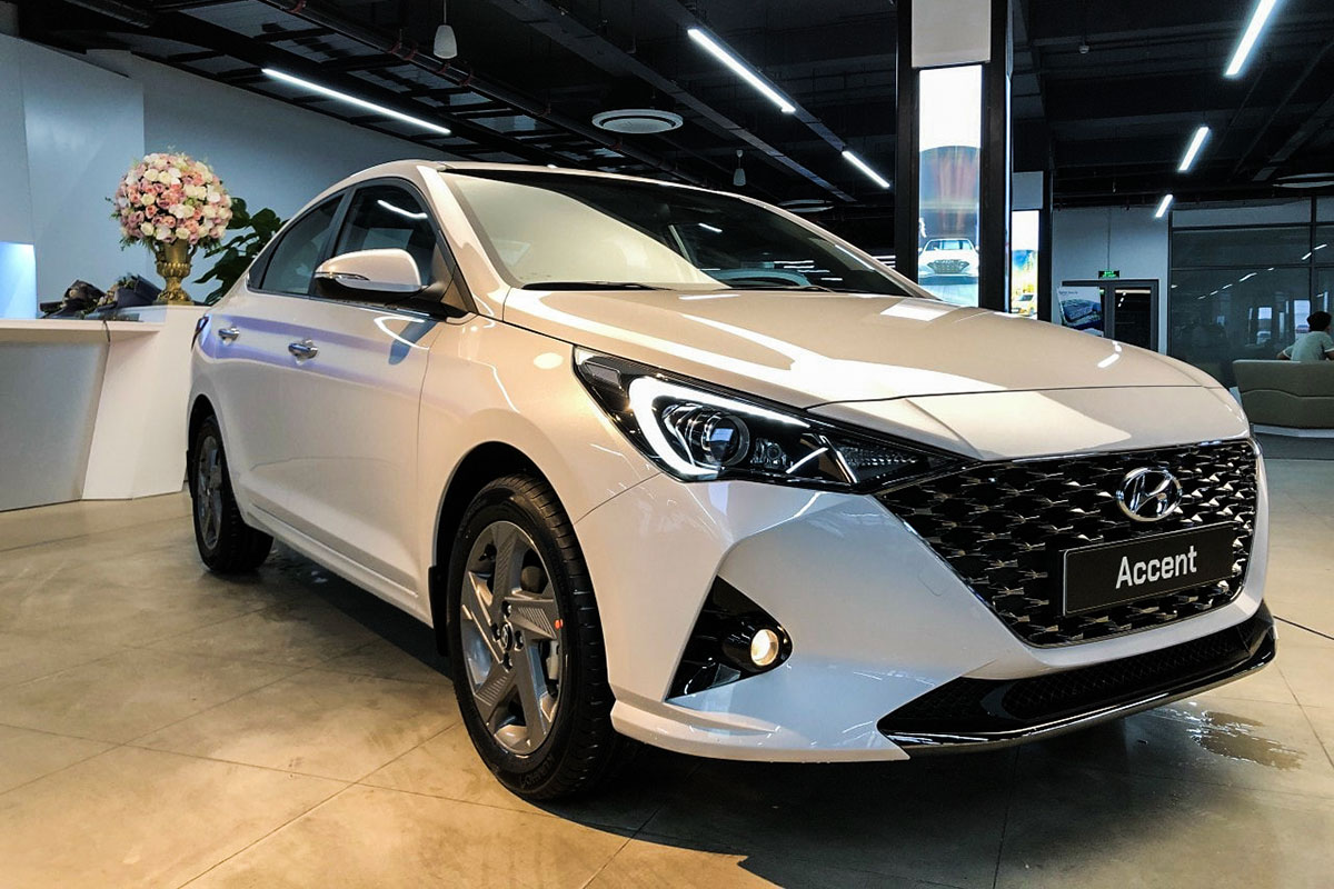 Lượng ti&ecirc;u thụ của Hyundai Accent cũng giảm mạnh so với tháng trước đó
