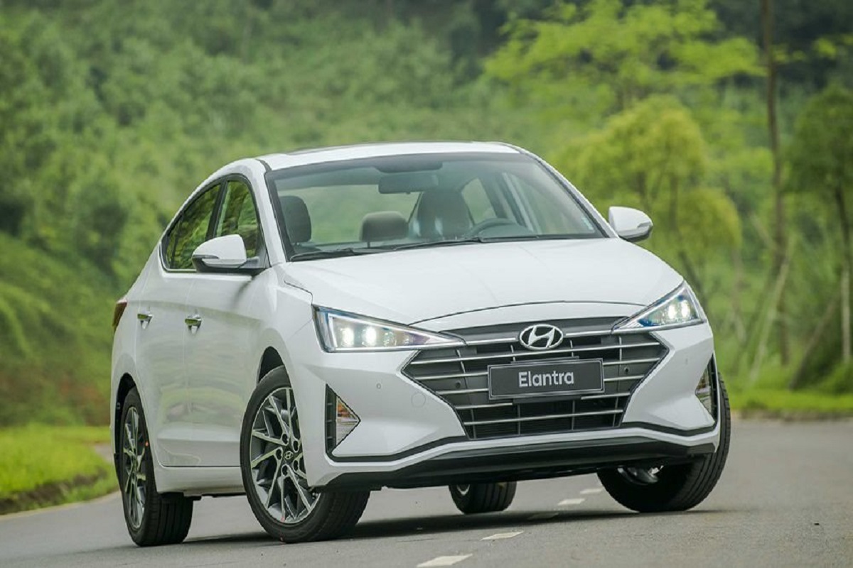 doanh số Hyundai Elantra đạt 261 xe, tăng 52 xe so với tháng 4/2021 1