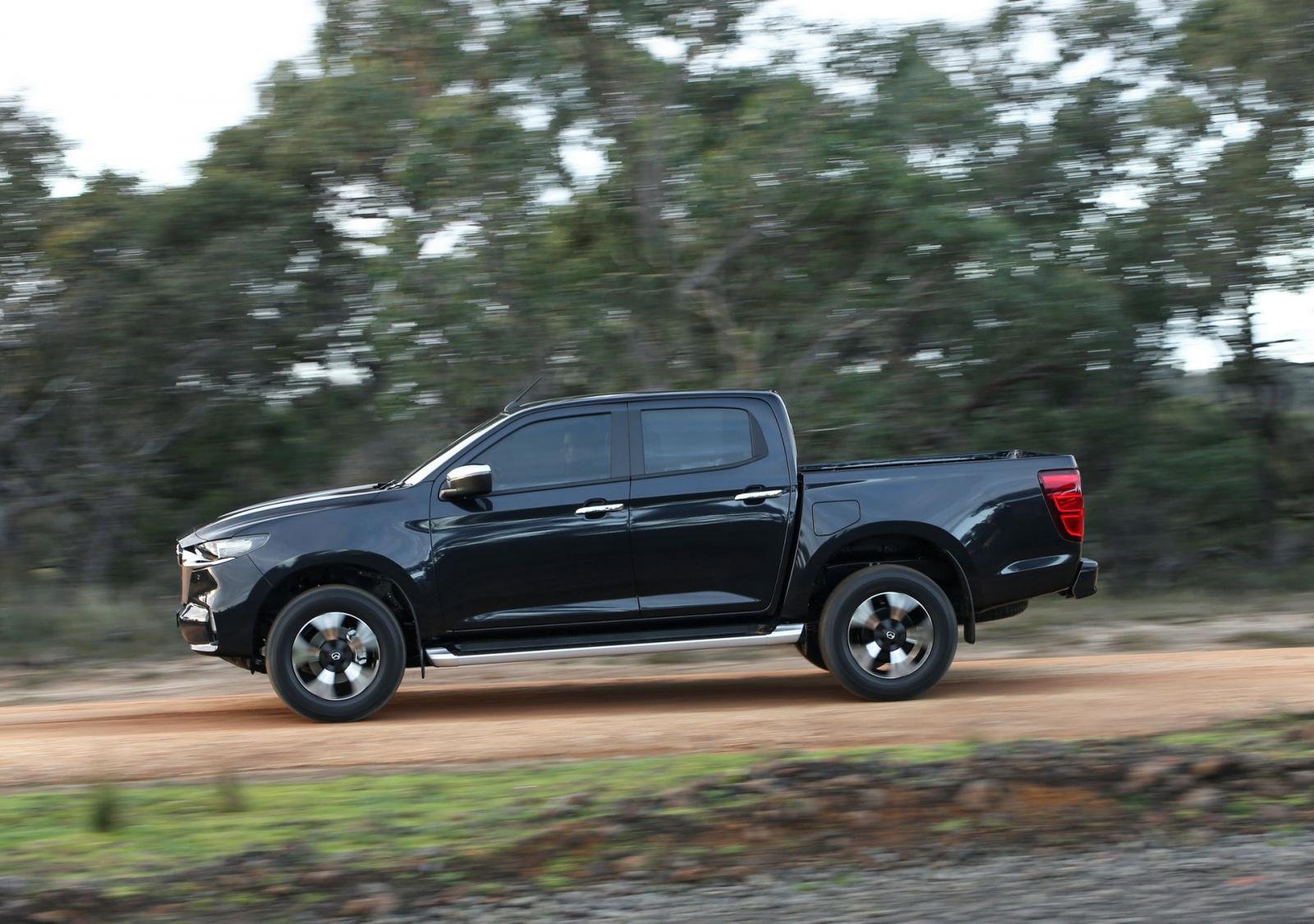 Mazda BT-50 2021.