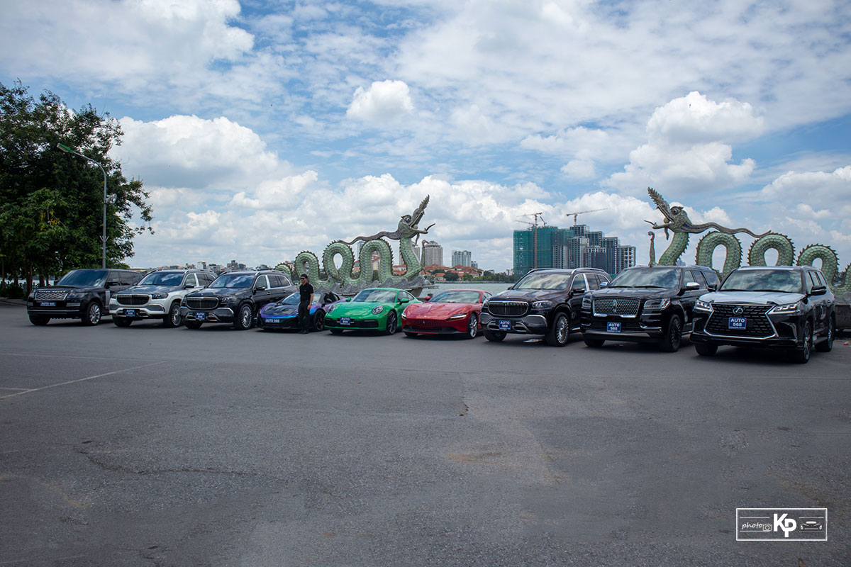 Dubai thu nhỏ với dàn siêu xe hơn trăm tỷ tại Hà Nội cổ vũ ĐTVN trước giờ xung trận đấu UAE A6