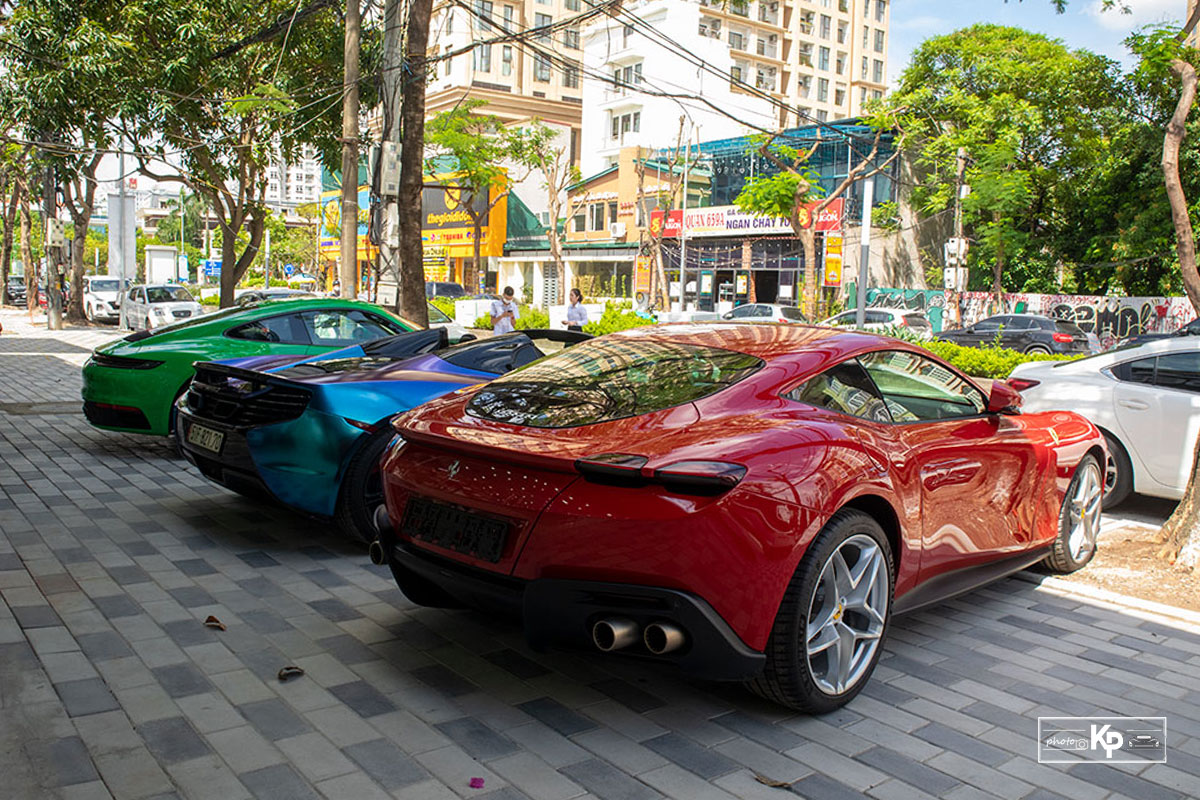 Dubai thu nhỏ với dàn siêu xe hơn trăm tỷ tại Hà Nội cổ vũ ĐTVN trước giờ xung trận đấu UAE A5