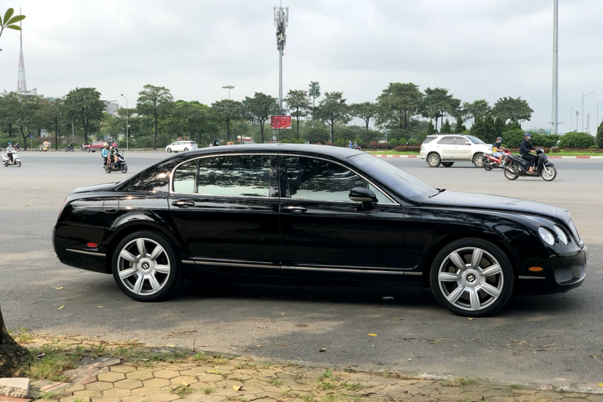 Bentley Continental Flying Spur 2007.