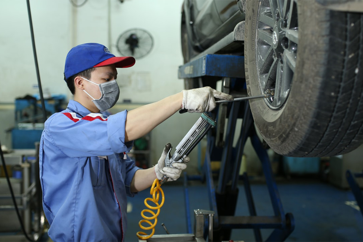 7 l&yacute; do khiến xe bị lệch l&aacute;i khi phanh.