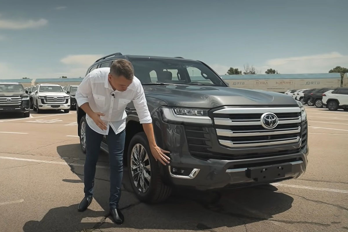 Người đầu ti&ecirc;n "b&oacute;c tem" Toyota Land Cruiser 2022: Qu&aacute; nhiều điểm mới bất ngờ a1