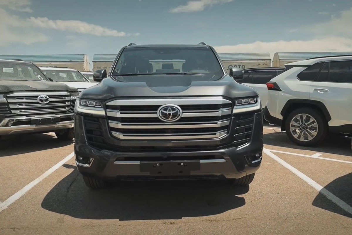 Người đầu ti&ecirc;n "b&oacute;c tem" Toyota Land Cruiser 2022: Qu&aacute; nhiều điểm mới bất ngờ a2