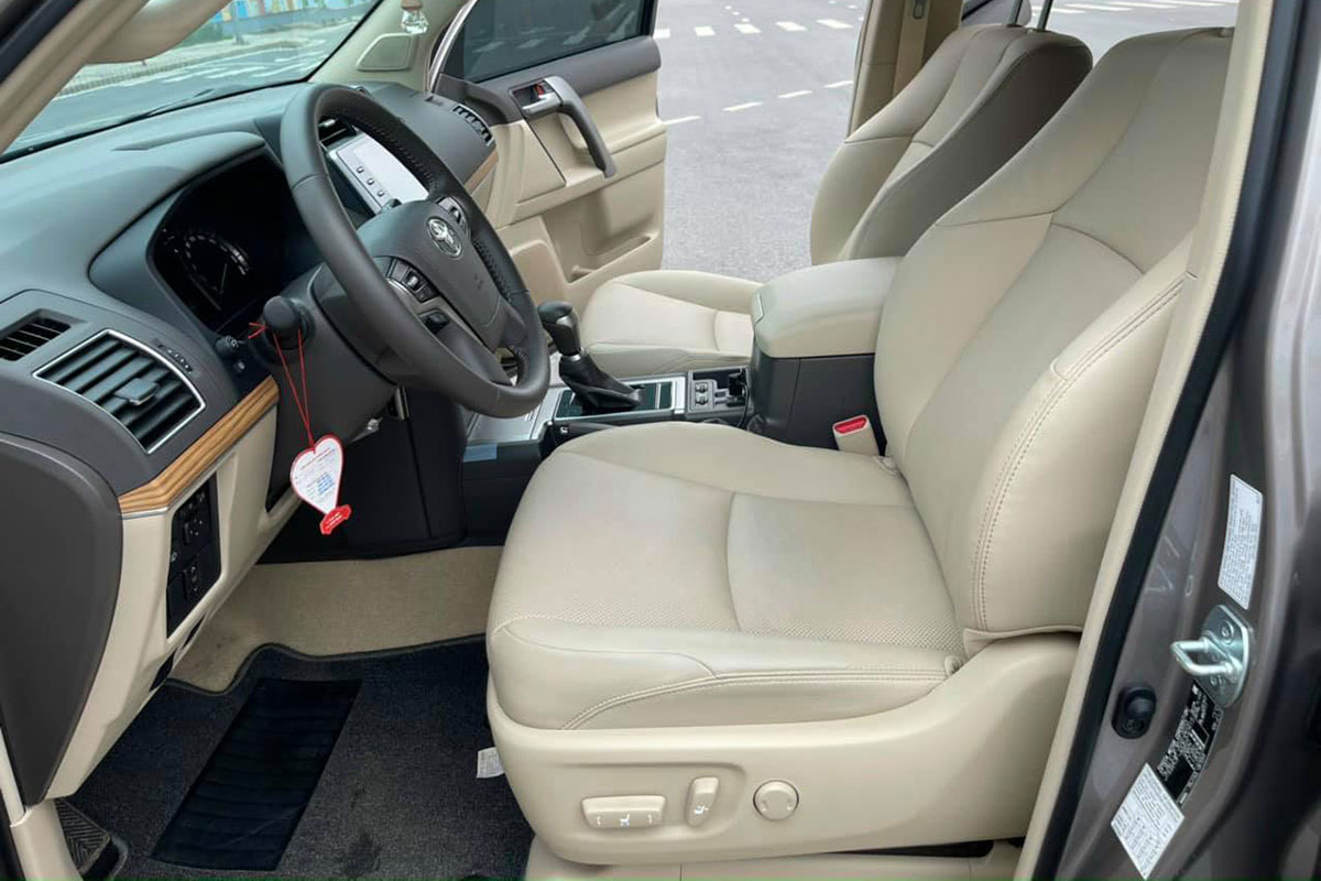 Toyota Land Cruiser Prado đăng ký 2021, chạy lướt bán lại đắt hơn giá niêm yết, có đáng mua 7 Toyota Land Cruiser Prado đăng ký 2021, chạy lướt bán lại đắt hơn giá niêm yết, có đáng mua a7