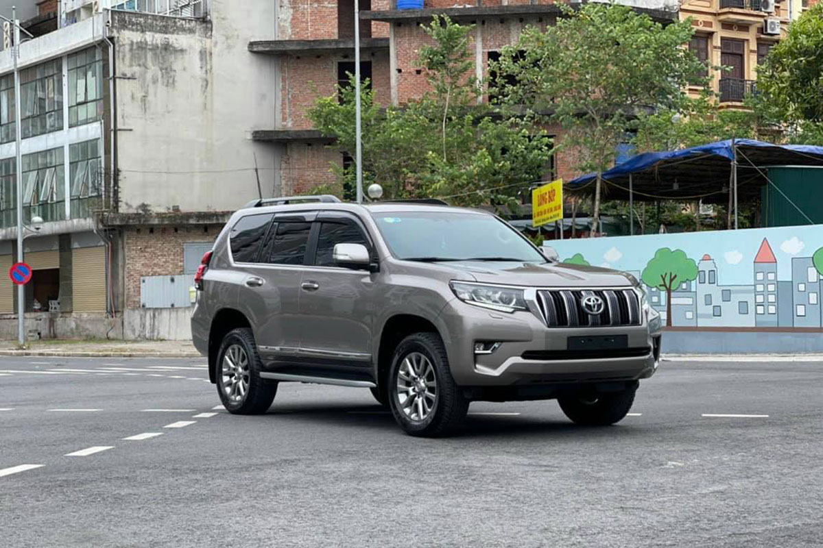 Toyota Land Cruiser Prado đăng ký 2021, chạy lướt bán lại đắt hơn giá niêm yết, có đáng mua 1 Toyota Land Cruiser Prado đăng ký 2021, chạy lướt bán lại đắt hơn giá niêm yết, có đáng mua a1