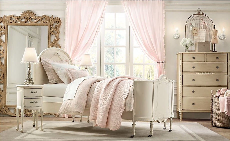 Phòng bé gái tuổi teen cực quyến rũ, hút mắt với bảng màu pastel dịu ngọt và nội thất mang hơi hướng cổ điển, Retro sang trọng.