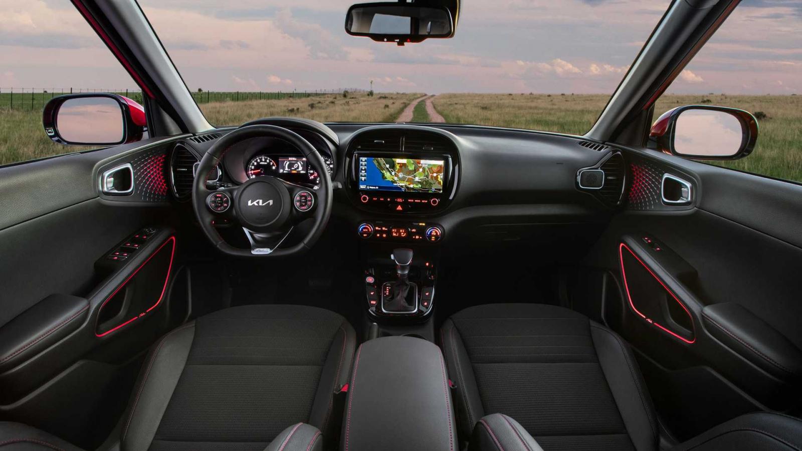 Kia Soul 2022 mới tích hợp thêm hàng loạt công nghệ hỗ trợ lái cùng tính năng an toàn hiện đại.