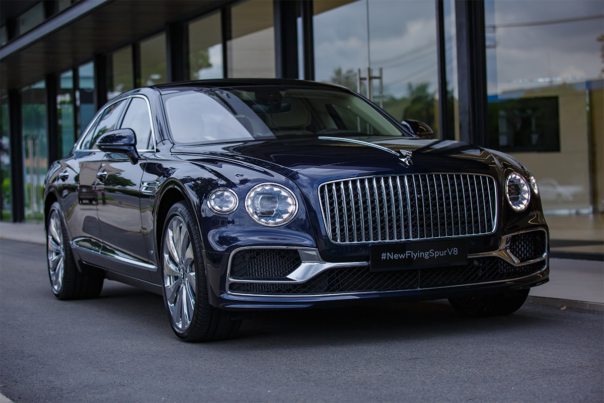Bentley Flyin Spur V8 First Edition vừa cập bến Việt Nam.