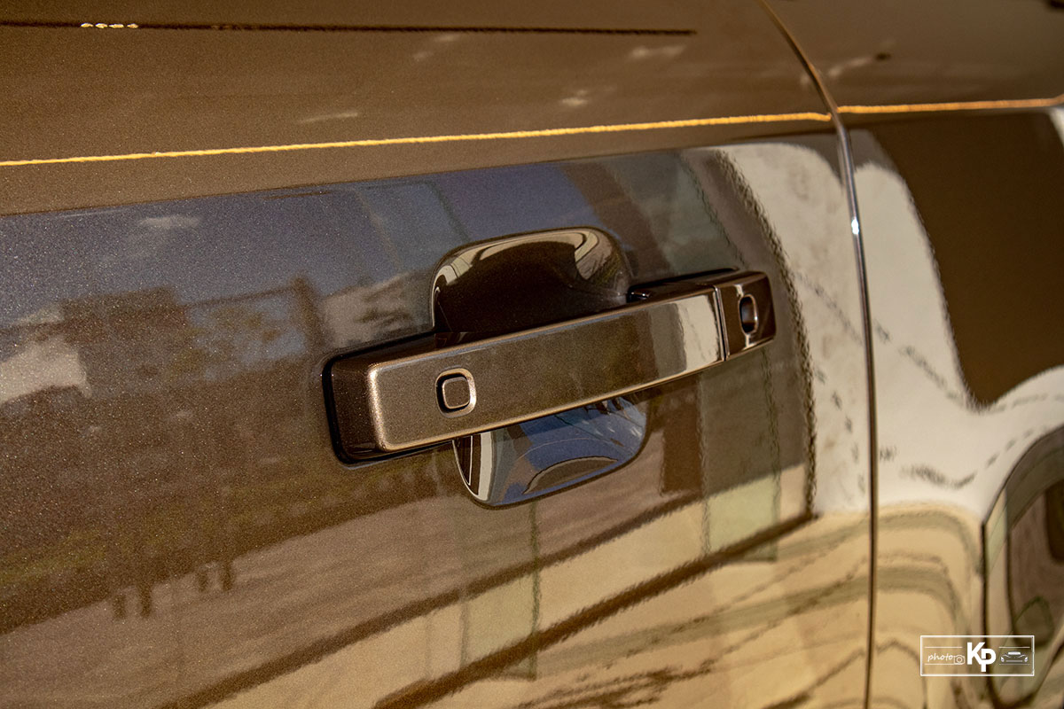 Ảnh Tay nắm cửa xe Land Rover Defender 90 2021