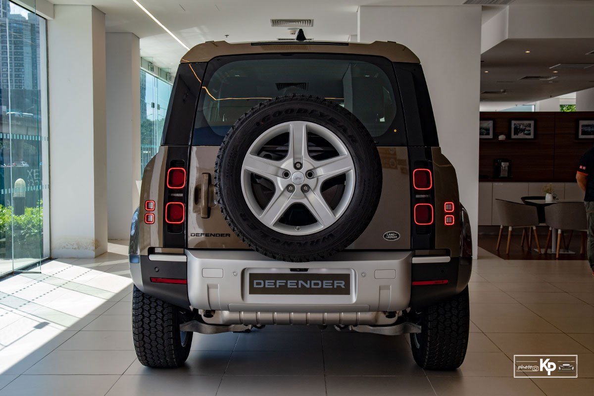 Ảnh Đu&ocirc;i xe Land Rover Defender 90 2021