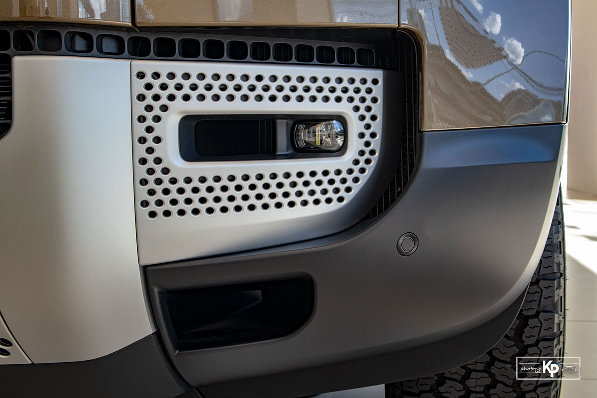 Ảnh Đ&egrave;n sương m&ugrave; xe Land Rover Defender 90 2021