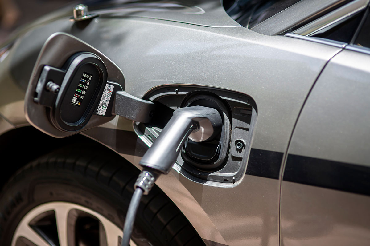 Xe tích hợp pin cho phạm vi di chuyển lên đến 470 km sau mỗi lần sạc.