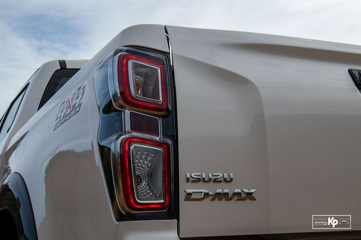 Ảnh Đèn hậu xe Isuzu D-Max 2021