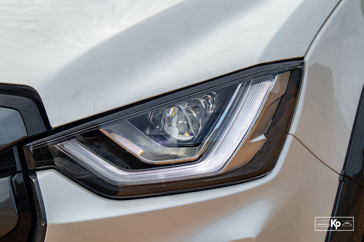 Ảnh Đèn pha xe Isuzu D-Max 2021