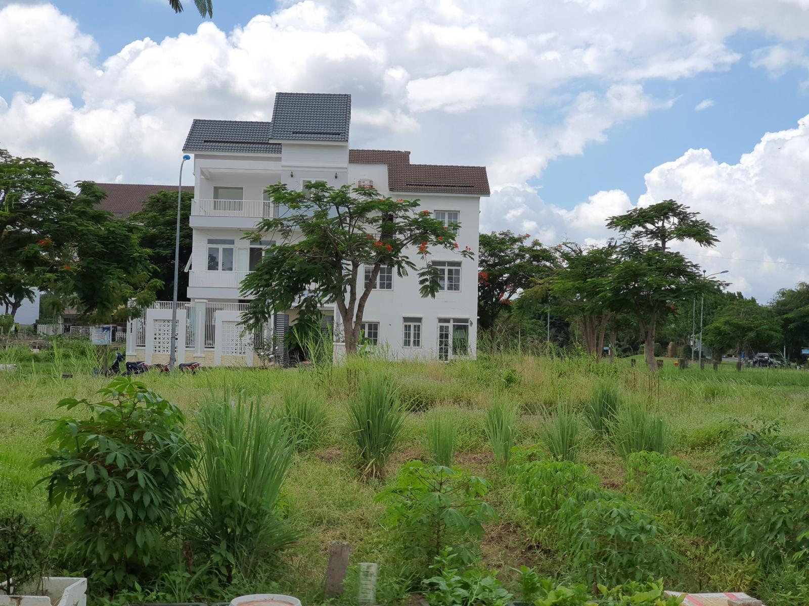 Đất nền trong một khu d&acirc;n cư tại TP.HCM