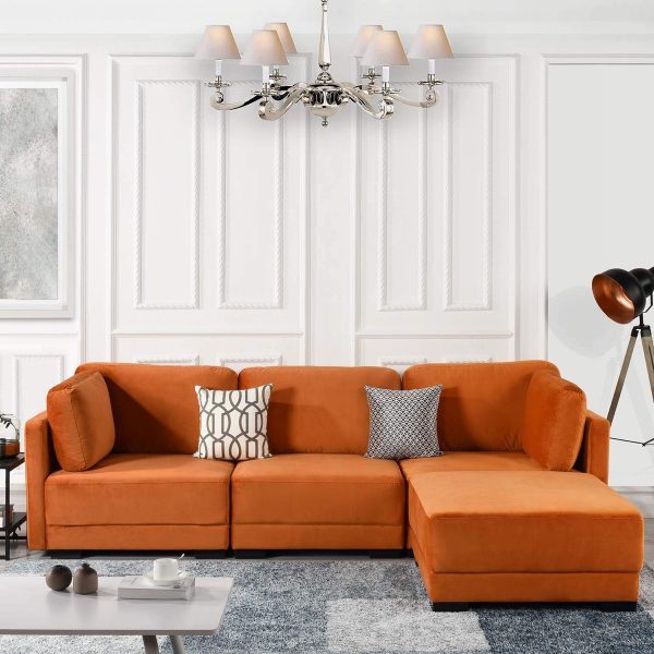 Với vẻ ngo&agrave;i tr&agrave;n đầy năng nượng, sofa m&agrave;u cam s&aacute;ng khiến ph&ograve;ng kh&aacute;ch trở n&ecirc;n ấn tượng, cuốn h&uacute;t hơn. Thiết kế m&ocirc;-đun gi&uacute;p di chuyển ghế linh hoạt, dễ d&agrave;ng.