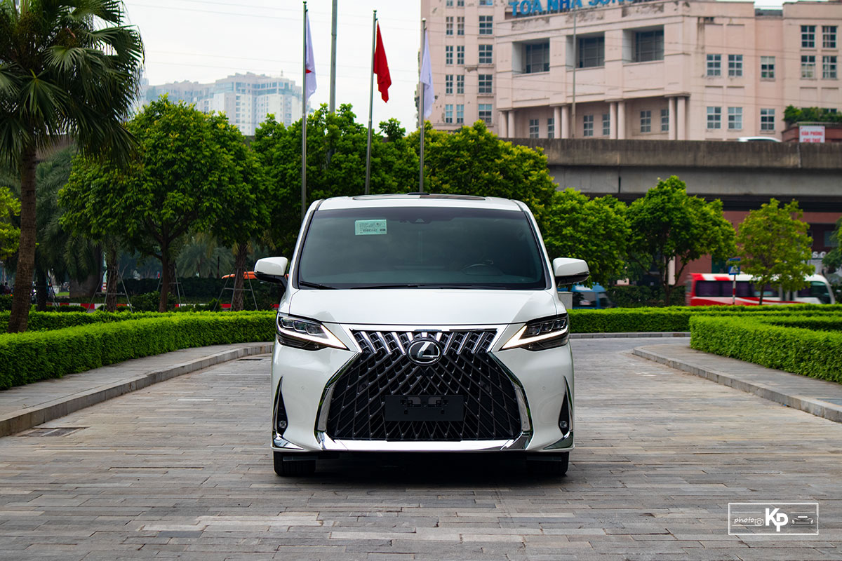 Ảnh đầu xe Lexus LM 350 2021 