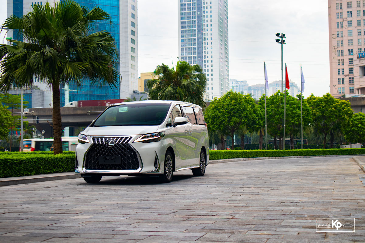 Ảnh tổng quát xe Lexus LM 350 2021 
