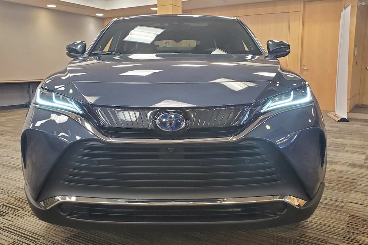 Đầu xe Toyota Venza,