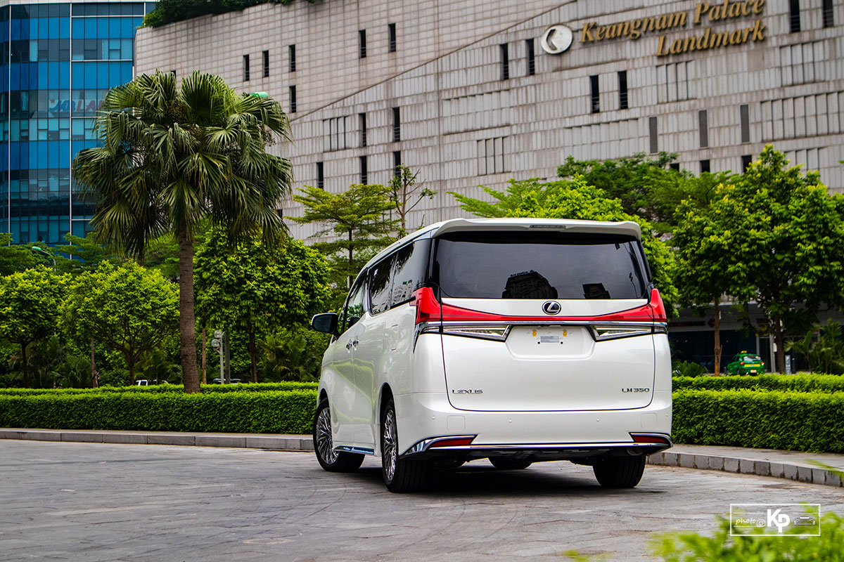 Ảnh Đuôi xe Lexus LM 350 2021 