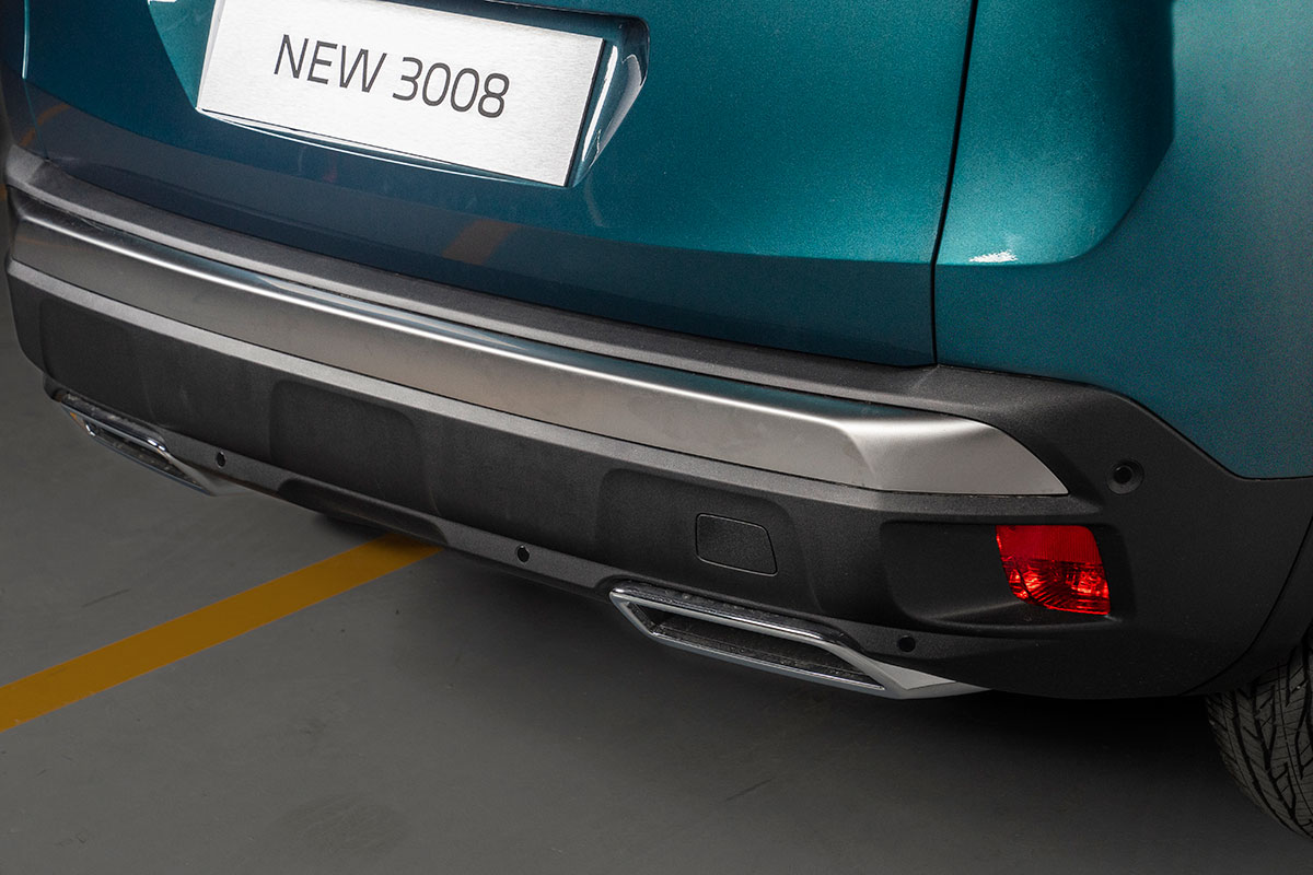 Tại Việt Nam, NEW 3008 2021 sẽ cạnh tranh với những c&aacute;i t&ecirc;n &ldquo;sừng sỏ&rdquo; như Honda CR-V.