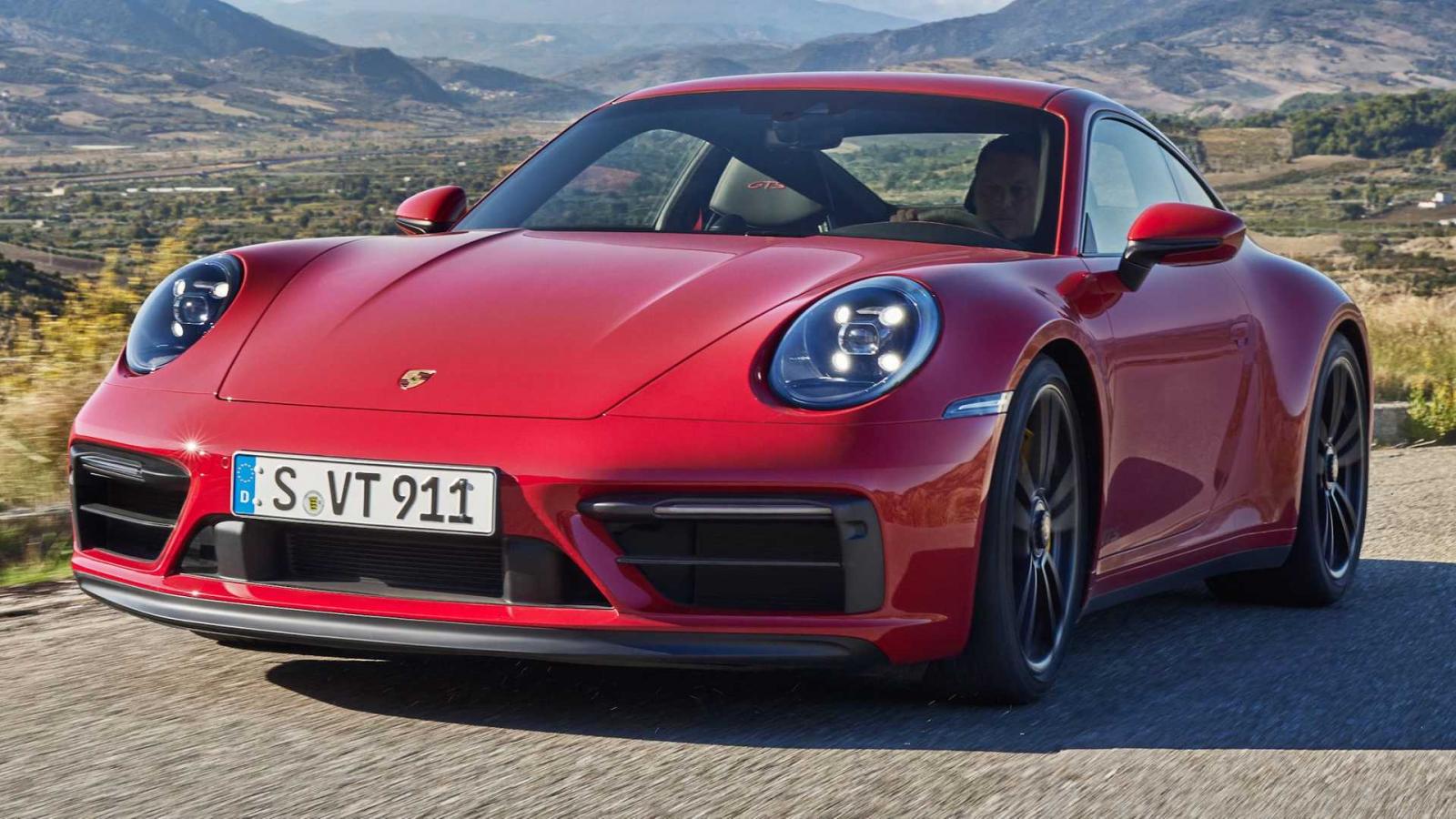 Porsche 911 GTS 2022 mạnh mẽ hơn Carrera S giá từ 3 tỷ đồng.