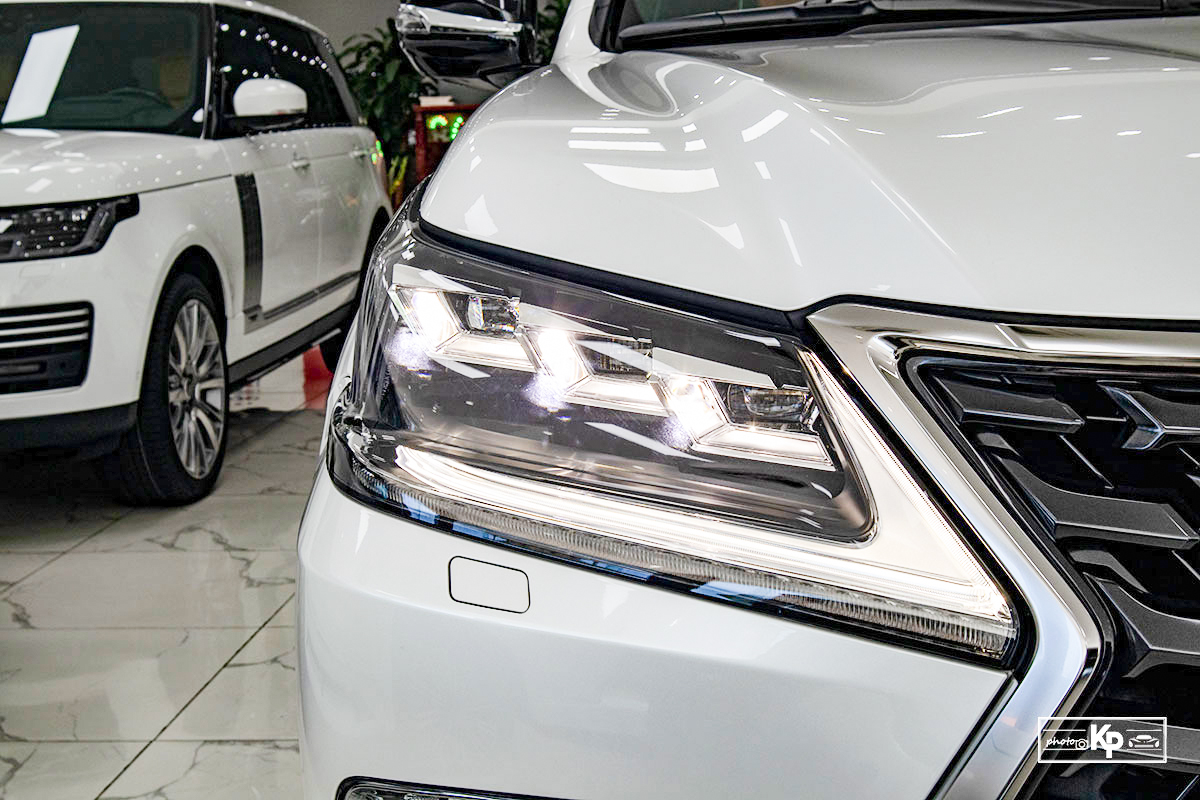 Ảnh Đèn pha xe Lexus LX570 Super Sport 2021