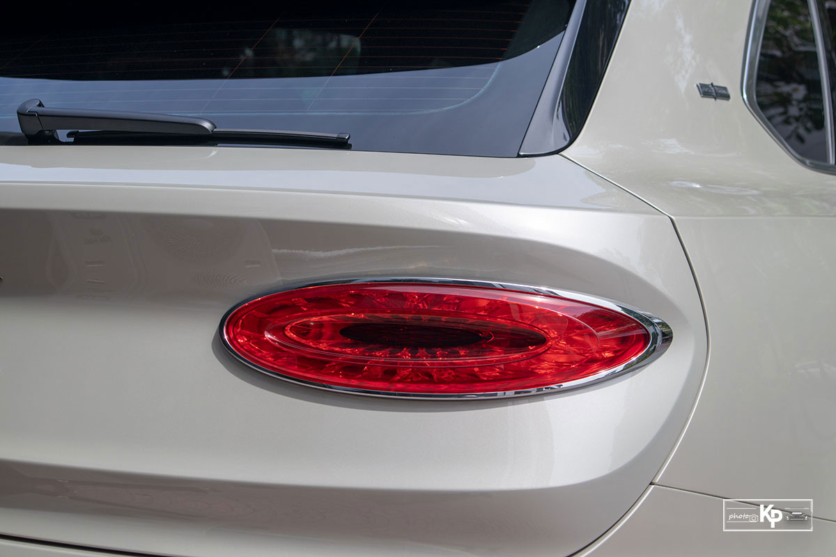 Ảnh Đ&egrave;n hậu xe Bentley Bentayga 2021