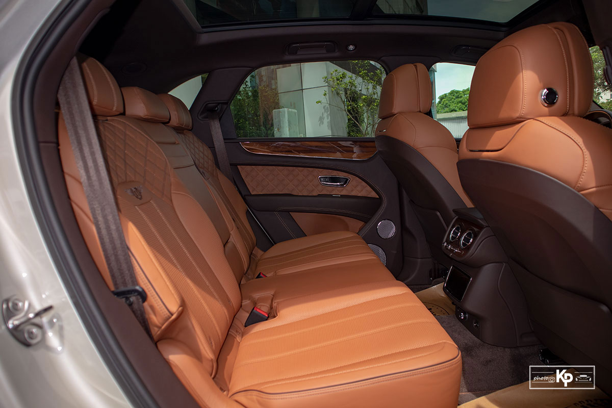 Ảnh Ghế phụ xe Bentley Bentayga 2021
