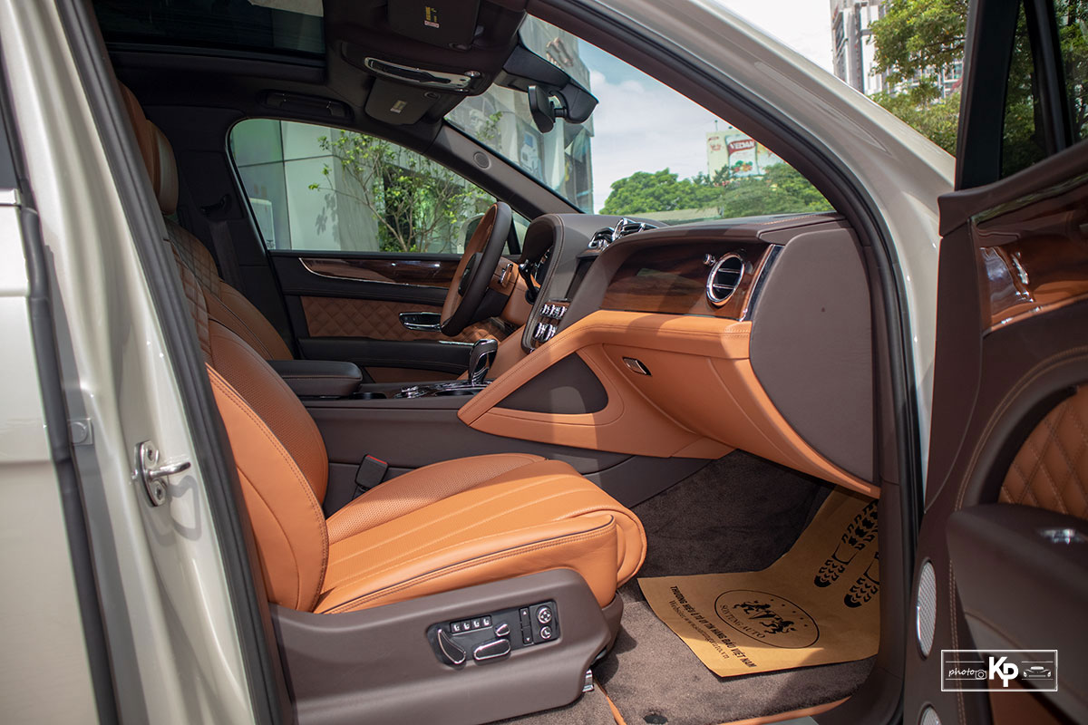Ảnh Ghế phụ xe Bentley Bentayga 2021