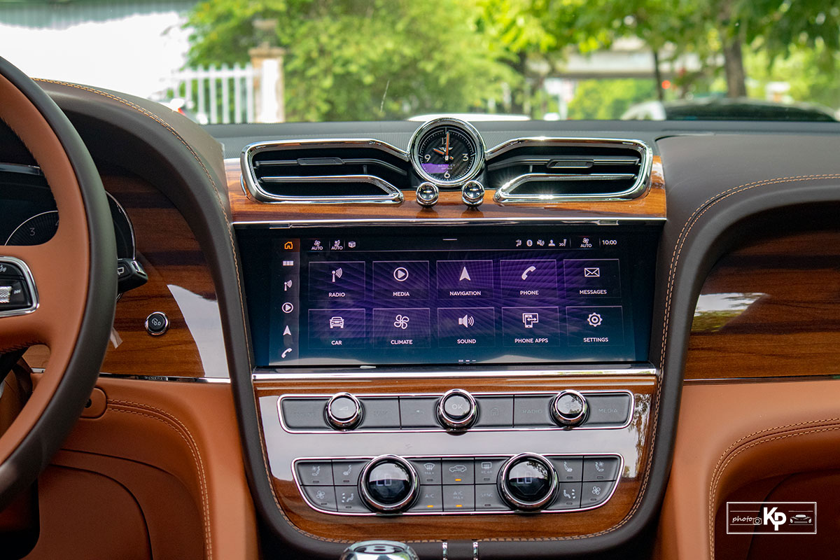 Ảnh M&agrave;n h&igrave;nh xe Bentley Bentayga 2021