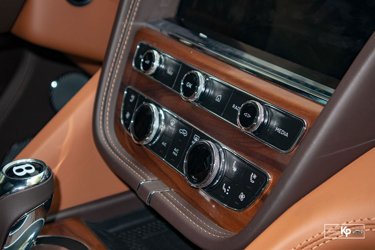 Ảnh Điều h&ograve;a xe Bentley Bentayga 2021