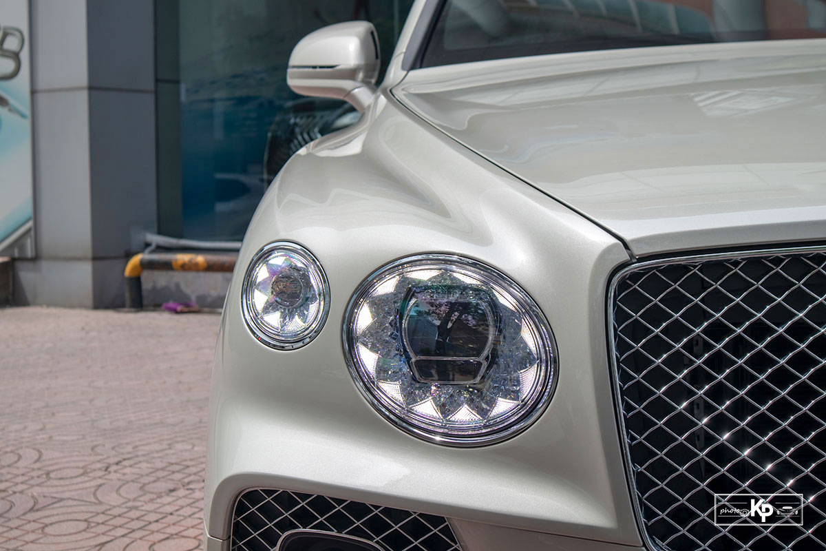 Ảnh Đ&egrave;n pha xe Bentley Bentayga 2021