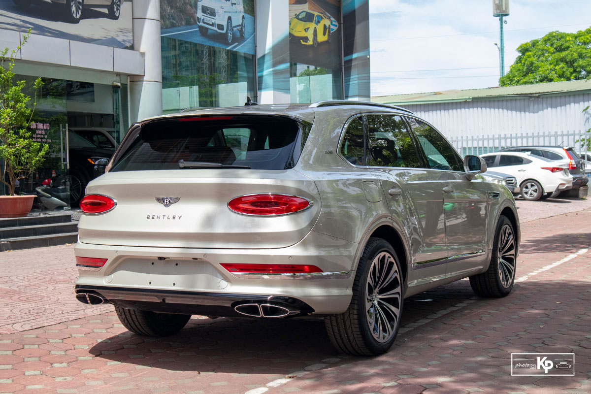 Ảnh Đu&ocirc;i xe Bentley Bentayga 2021