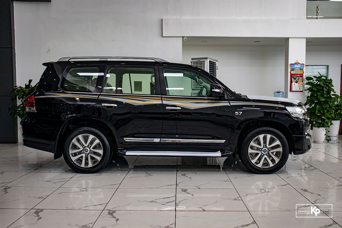 Ảnh Th&acirc;n xe Toyota Land Cruiser 2021