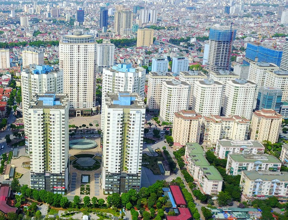hình ảnh một góc TP. Hà Nội nhìn từ trên cao với nhiều tòa chung cư cao tầng san sát nhau