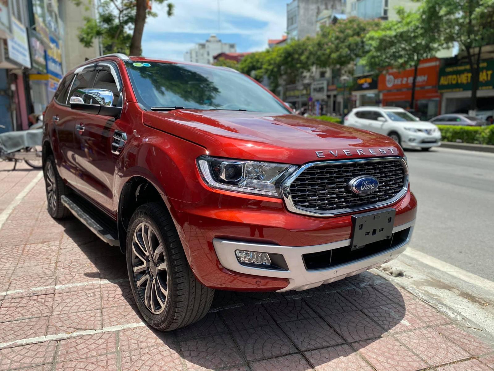 Ford Everest 2021 bản "full option" mới chạy lướt 300km rao b&aacute;n lỗ "bay" ngay 200 triệu đồng a1