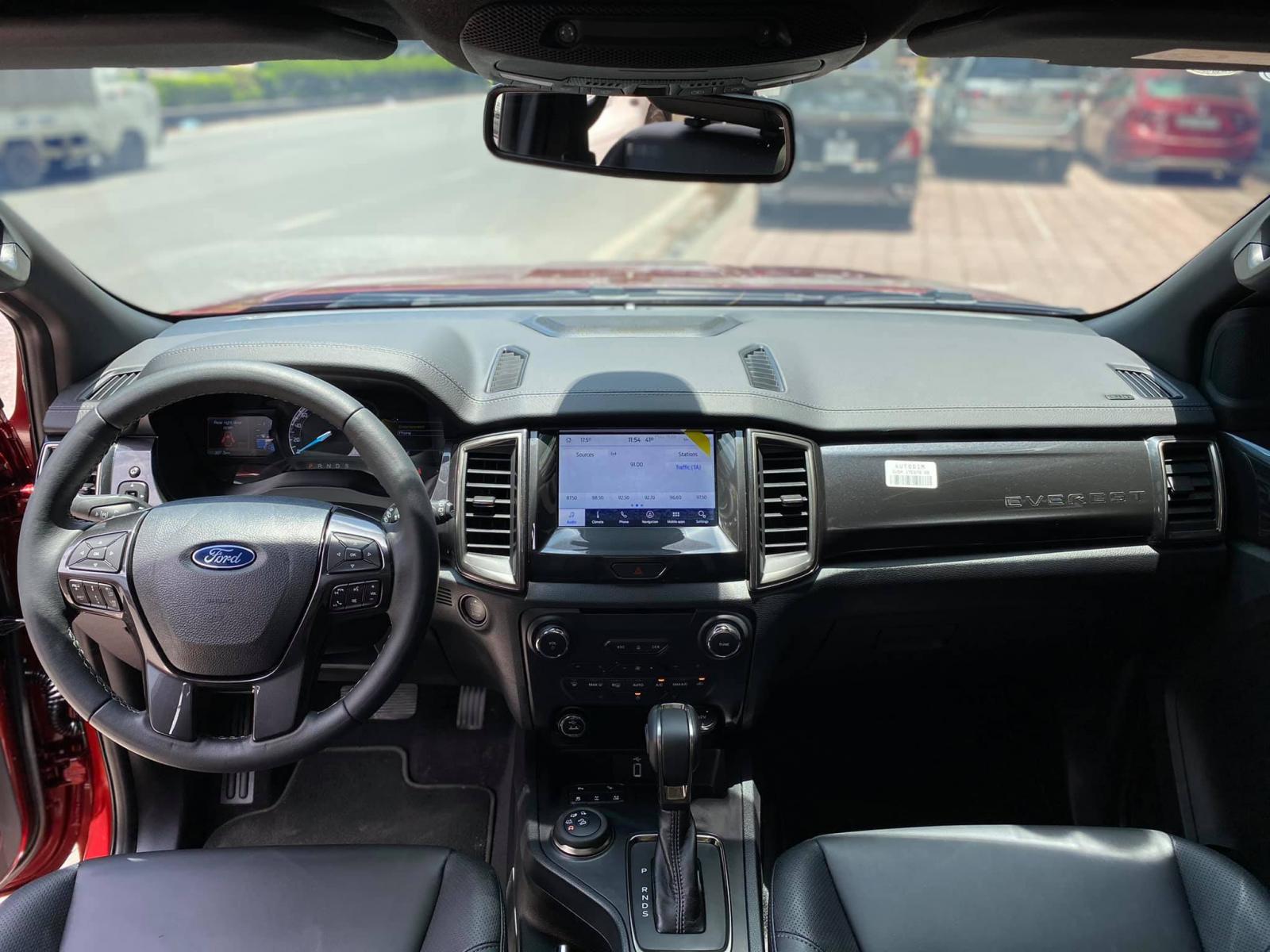 Ford Everest 2021 bản "full option" mới chạy lướt 300km rao b&aacute;n lỗ "bay" ngay 200 triệu đồng a4