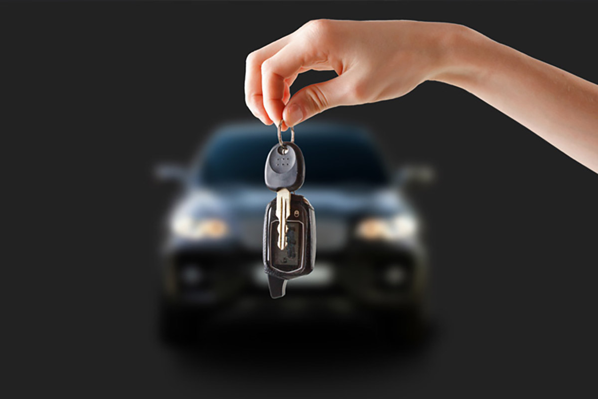 Tr&ecirc;n hầu hết c&aacute;c xe hiện đại, t&agrave;i xế c&oacute; thể tắt m&aacute;y ngay sau khi dừng xe.