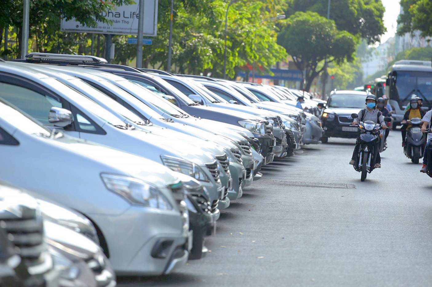 Việc tìm được chỗ đỗ xe trong thành phố luôn là vấn đề nan giải.