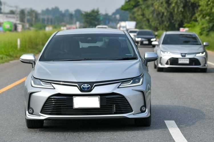 Toyota Corolla Altis mới mở bán tại Thái Lan đã l&acirc;u, trong khi Vi&ecirc;̣t Nam v&acirc;̃n là bản cũ 1