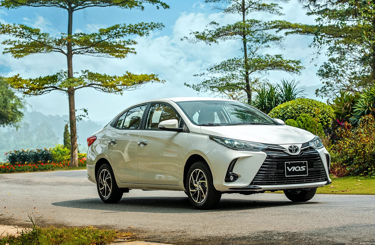 Toyota Vios 5 chỗ c&oacute; động cơ được đ&aacute;nh gi&aacute; tốt hơn xe 7 chỗ c&ugrave;ng tầm gi&aacute;.