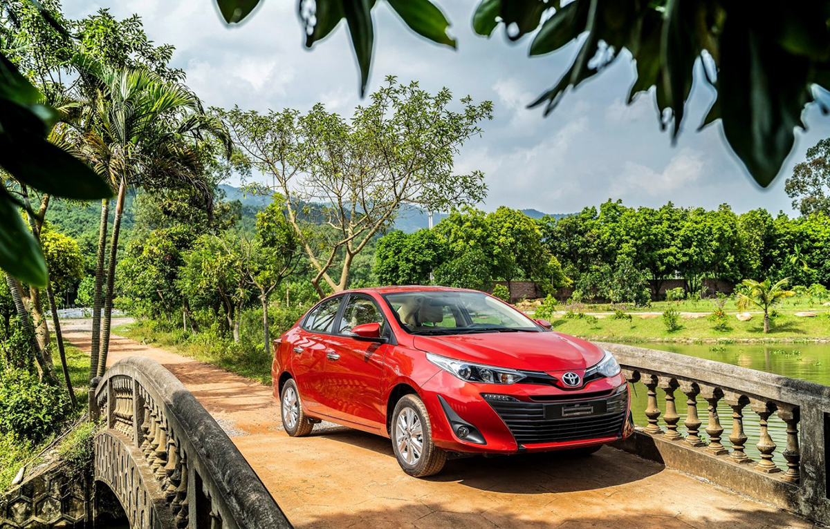 Xe Vios màu đỏ hợp với người mệnh Thổ.